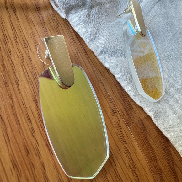 Kendra Scott Diachronic Glass Statement Earrings with Brushed Gold - Picture 3 of 5